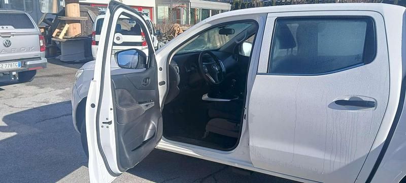 Usata Nissan Navara Visia 163 CV (119 kW) 2020 Bianco Pick-up