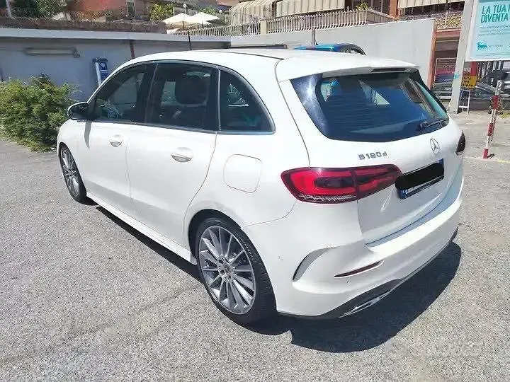 Usata Mercedes B180 116 CV (85 kW) 2019 Bianco Utilitaria