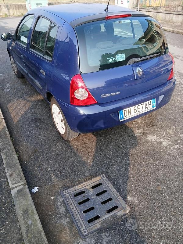 Usata Renault Clio II 58 CV (42 kW) 2008 Blu Berlina