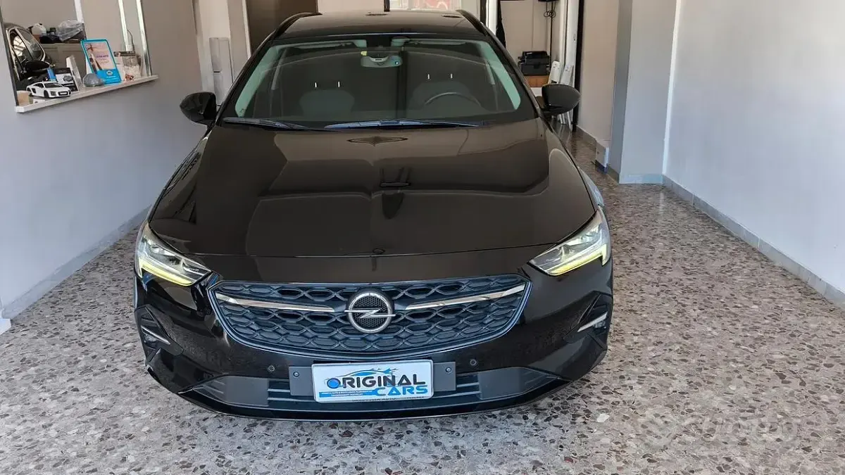Usata Opel Insignia Business Elegance 122 CV (89 kW) 2020 Nero Station wagon
