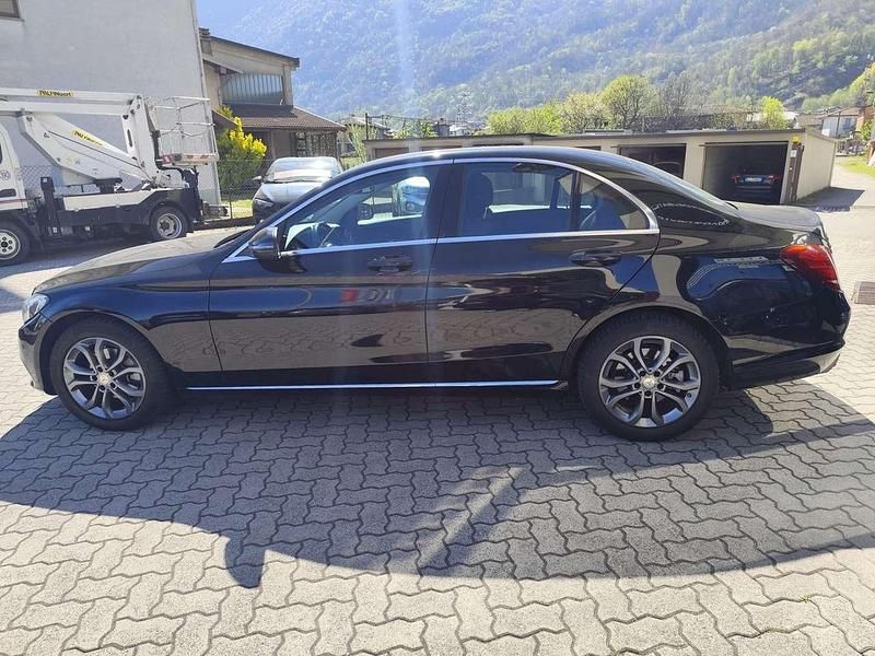 Usata Mercedes C200 Premium 136 CV (100 kW) 2015 Nero Berlina