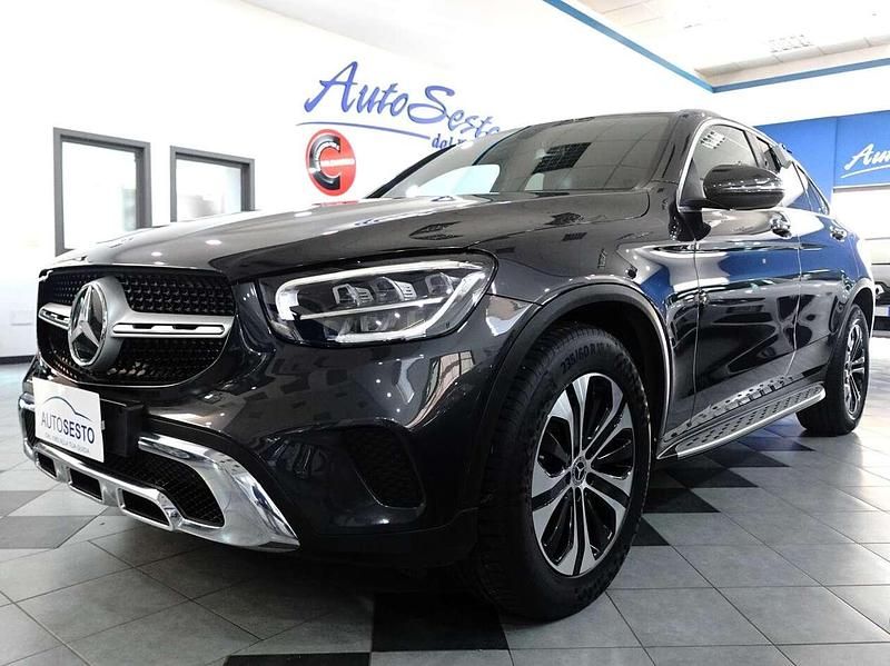 Usata Mercedes GLC200 Executive 163 CV (119 kW) 2021 Grigio SUV