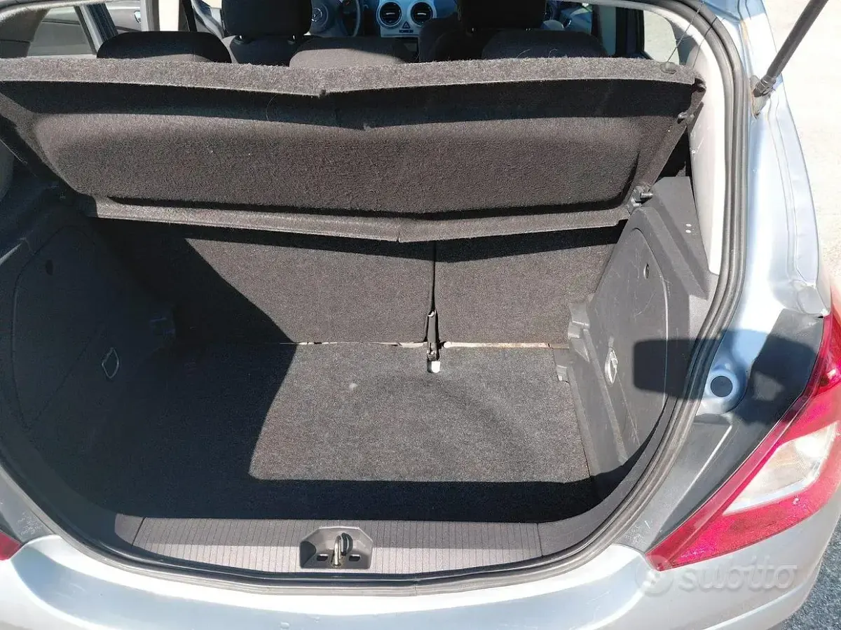 Usata Opel Corsa 80 CV (58 kW) 2009 Bluazzurro Utilitaria