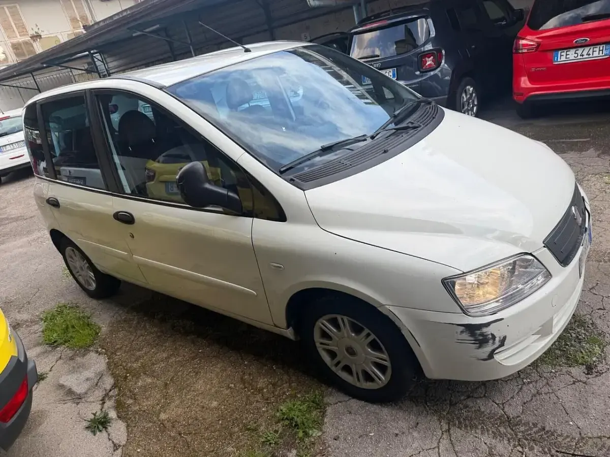 Usata Fiat Multipla Dynamic 119 CV (87 kW) 2011 Bianco