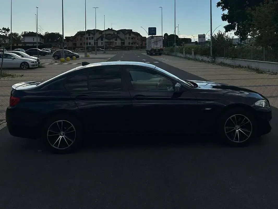 Usata BMW 525 218 CV (160 kW) 2011 Blu/azzurro Berlina