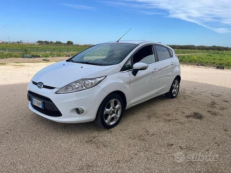 Usata Ford Fiesta 2010 Bianco Utilitaria