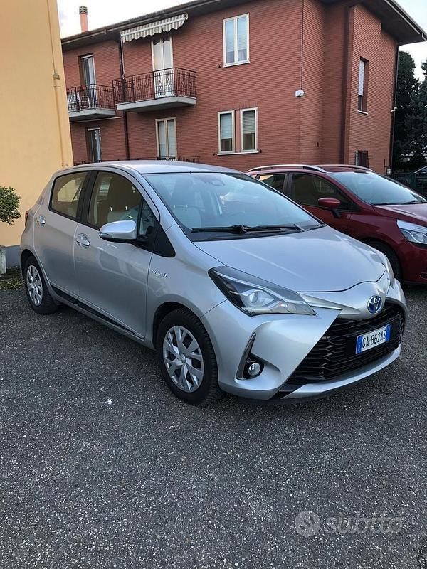 Usata Toyota Yaris Hybrid Active 2020 Grigio Berlina