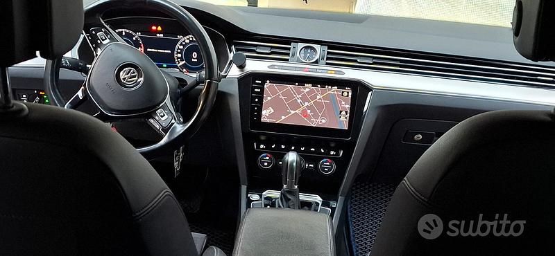 Usata VW Passat 150 CV (110 kW) 2019 Grigio Station wagon