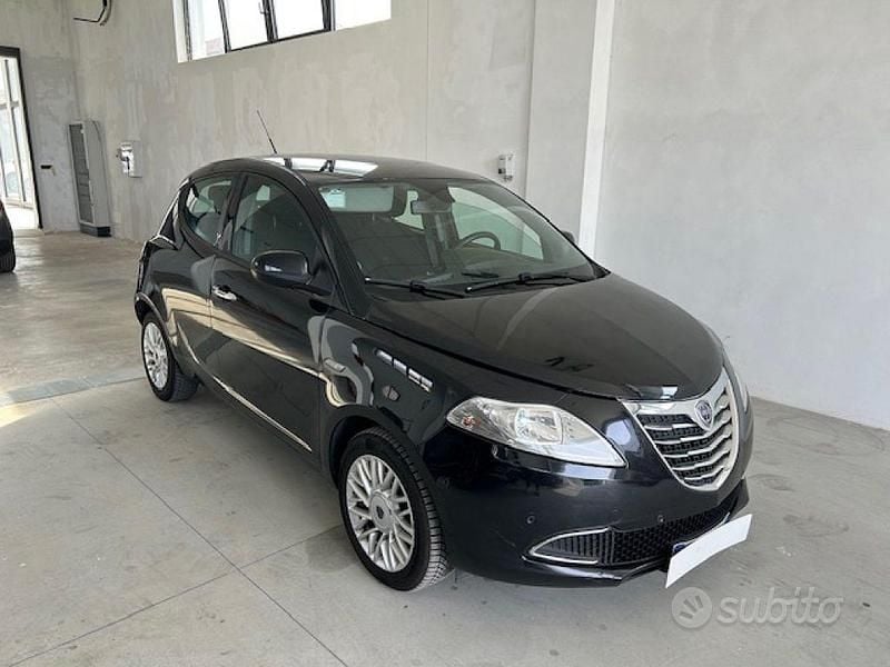 Usata Lancia Ypsilon S 95 CV (69 kW) 2014 Nero Utilitaria