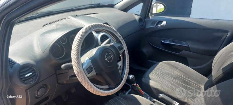 Usata Opel Corsa 75 CV (55 kW) 2010 Grigio Utilitaria