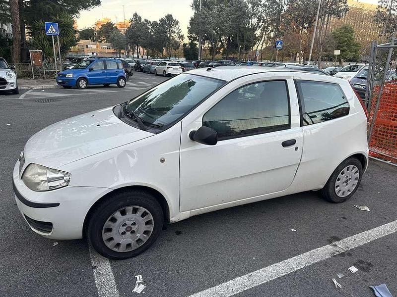 Usata Fiat Punto Active 60 CV (44 kW) 2010 Berlina