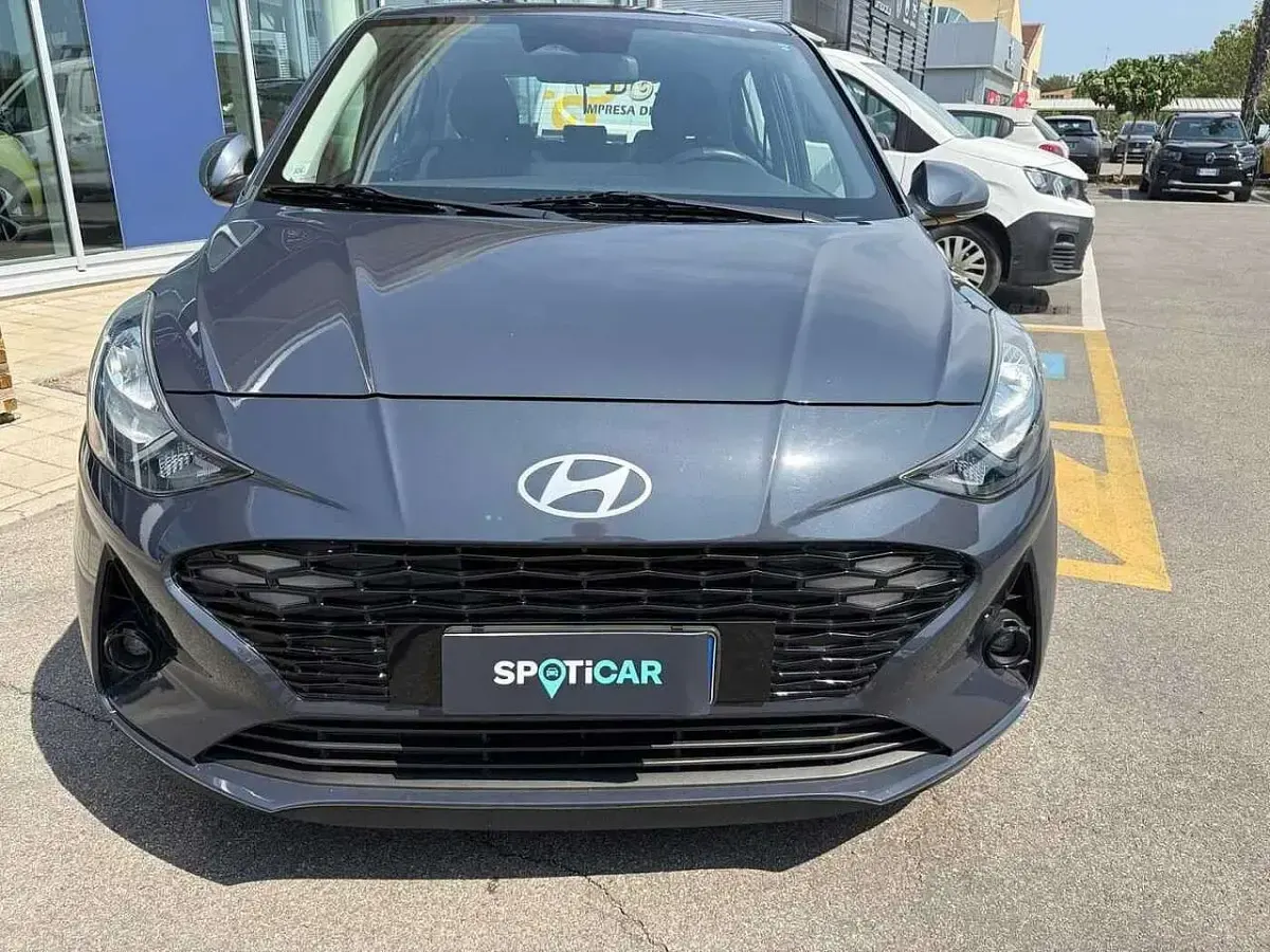 Usata Hyundai i10 67 CV (49 kW) 2023 Grigio Utilitaria