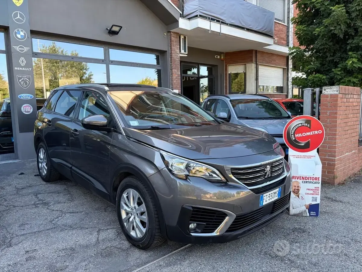 Usata Peugeot 5008 Allure 131 CV (96 kW) 2020 Grigio SUV