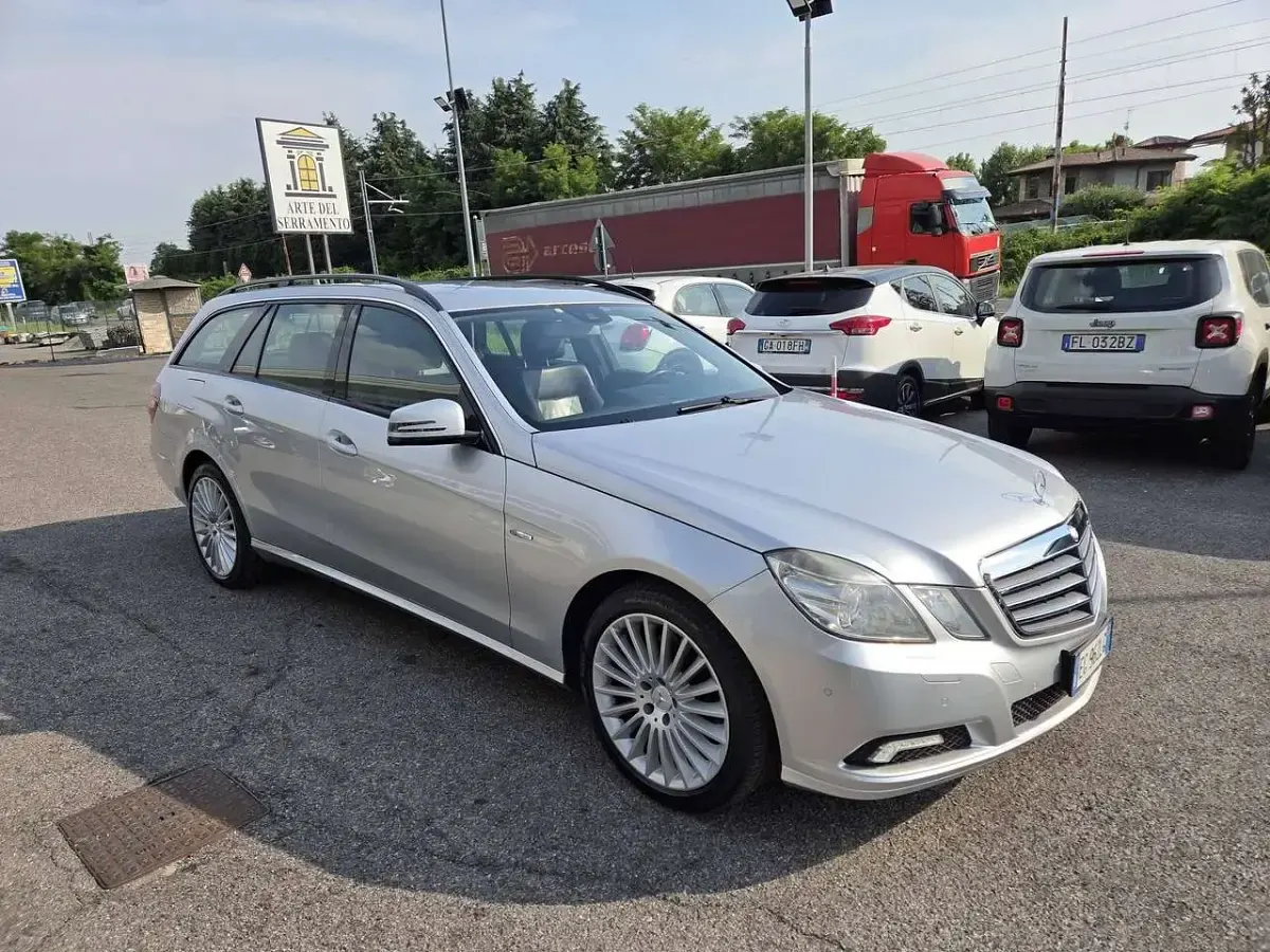 Usata Mercedes E350 Executive 231 CV (169 kW) 2011 Argento Station wagon