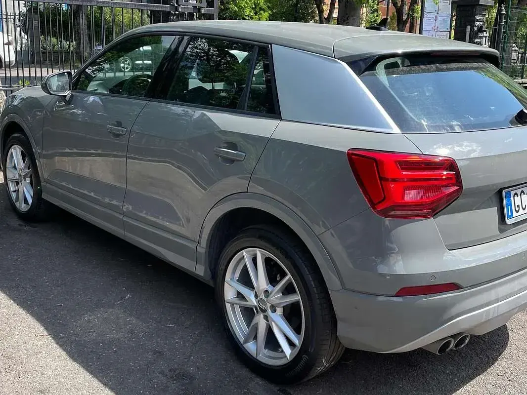 Usata Audi Q2 S-Line 150 CV (110 kW) 2019 Grigio SUV