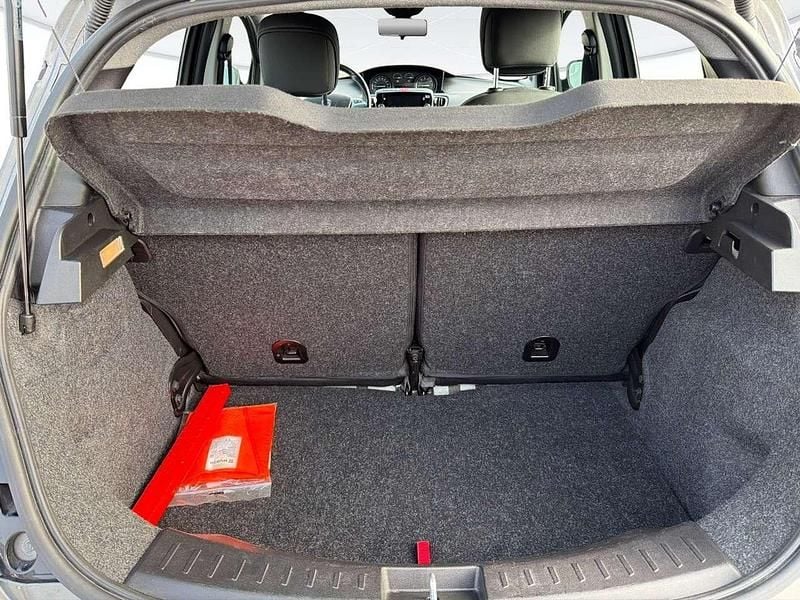 Usata Lancia Ypsilon Gold 70 CV (51 kW) 2023 Grigio scuro metall. Utilitaria