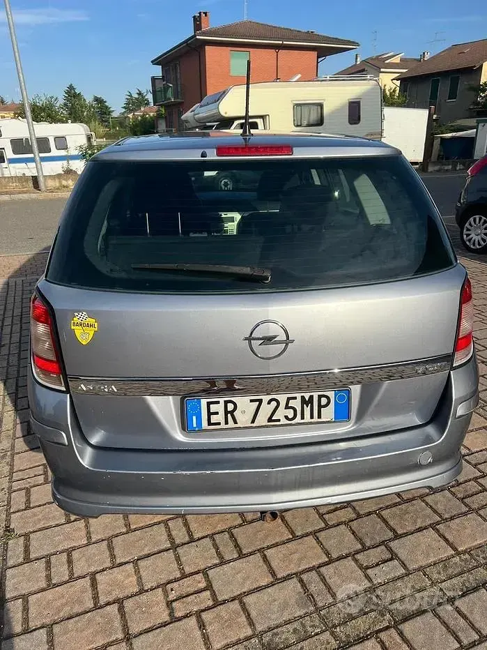Usata Opel Astra 101 CV (74 kW) 2008 Station wagon