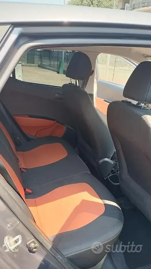 Usata Hyundai i10 69 CV (50 kW) 2015 Grigio Utilitaria