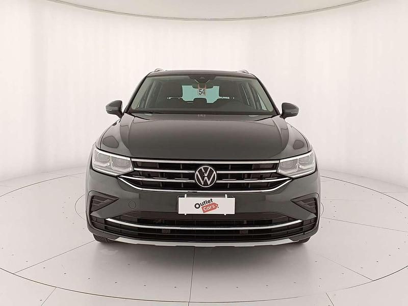 Usata VW Tiguan Elegance 150 CV (110 kW) 2023 Dolphin grey metallizzato SUV