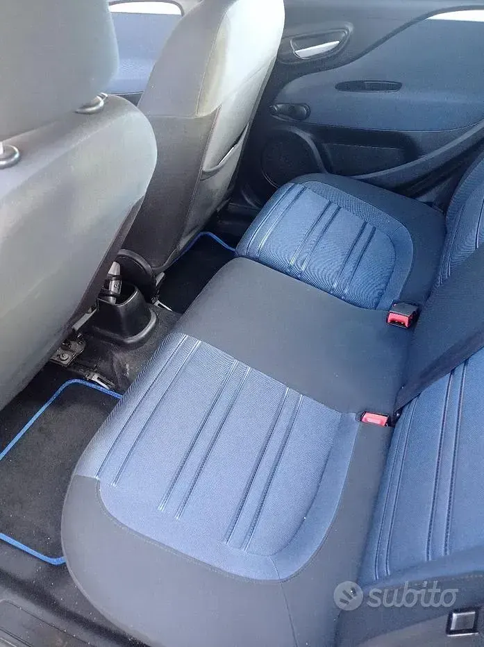 Usata Fiat Punto Evo 95 CV (69 kW) 2011 Bluazzurro Utilitaria