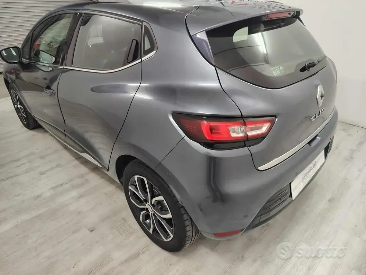 Usata Renault Clio IV Business 76 CV (55 kW) 2019 Grigio Berlina