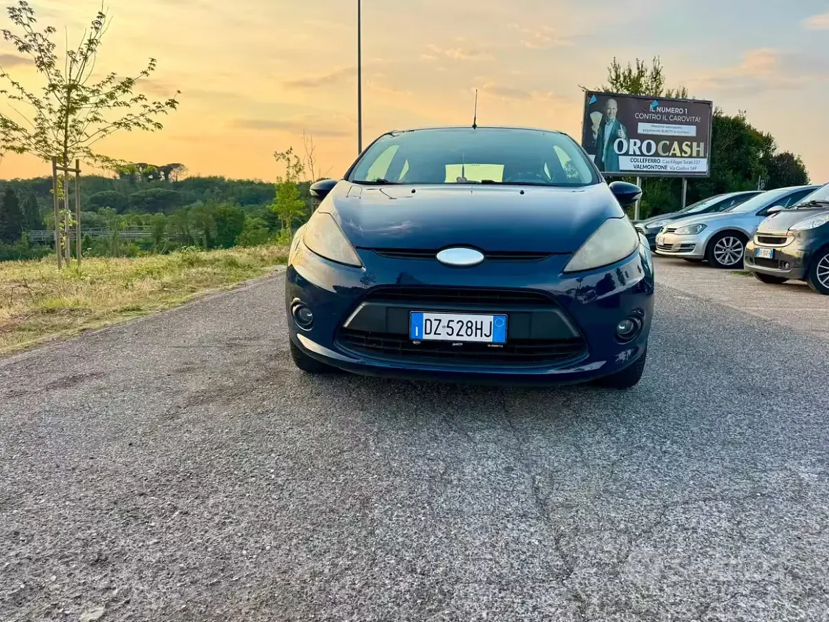 Usata Ford Fiesta Titanium 92 CV (67 kW) 2009 Bluazzurro Berlina