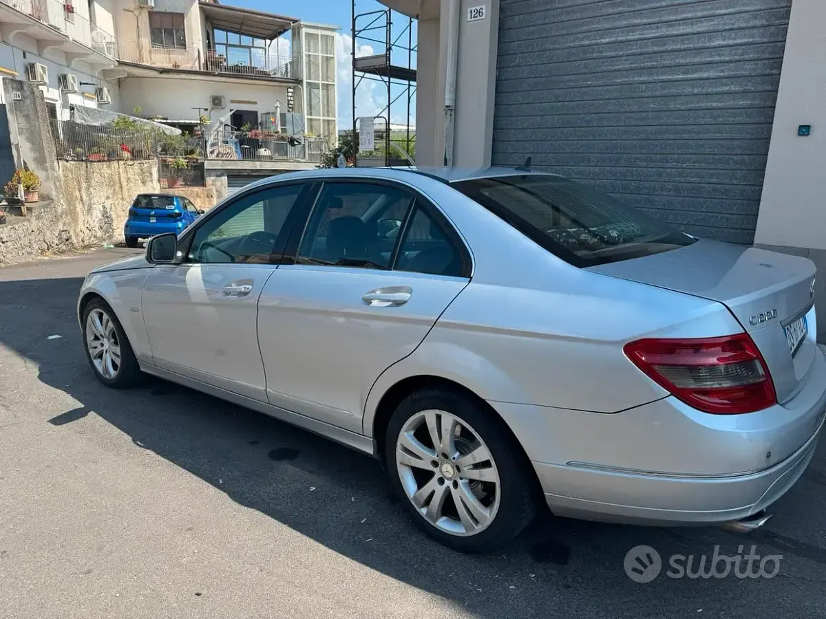 Usata Mercedes C220 Avantgarde 170 CV (125 kW) 2008 Grigio Berlina