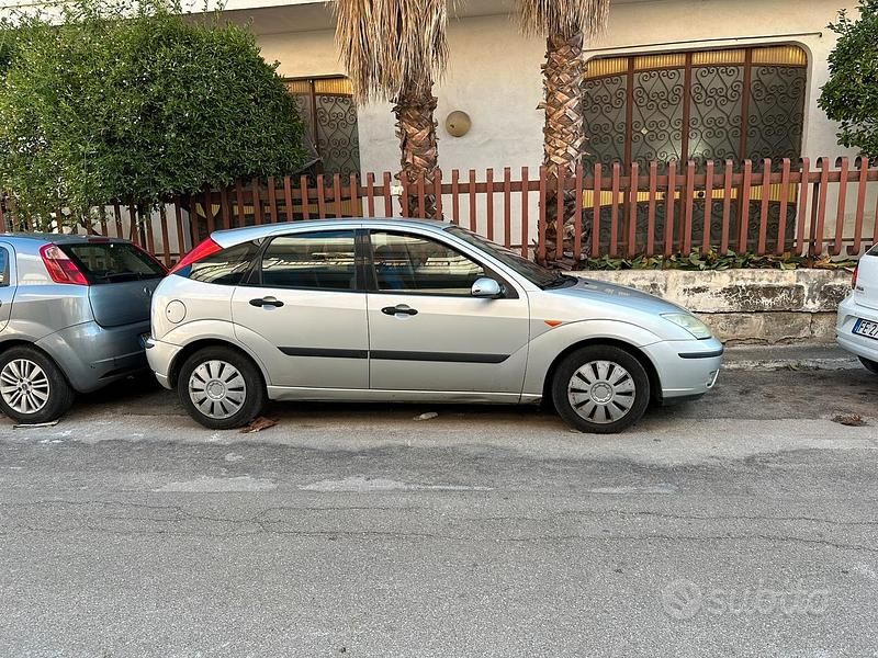 Begagnad Ford Focus 100 HK (73 kW) 2002