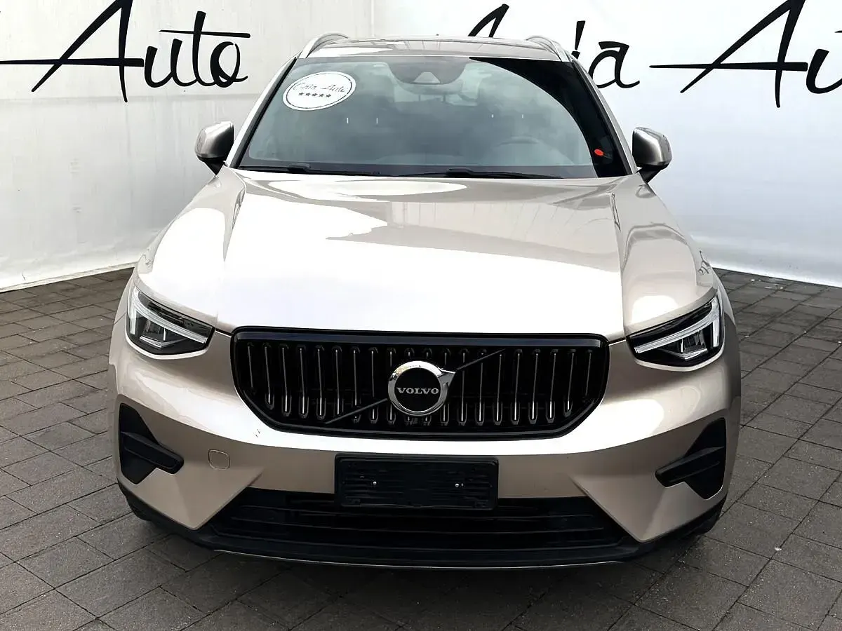 Usata Volvo XC40 Core 129 CV (94 kW) 2022 Grigio SUV