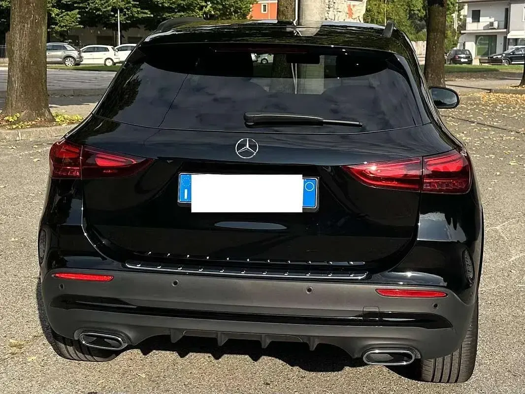 Usata Mercedes GLA180 Advanced Plus 116 CV (85 kW) 2023 Nero SUV