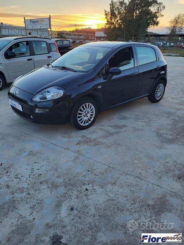 Usata Fiat Punto Street 95 CV (69 kW) 2017 Blu Utilitaria
