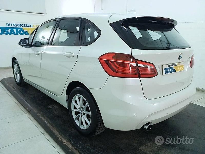 Usata BMW 216 Active Tourer Comfort Edition 116 CV (85 kW) 2017 Bianco metallizzato Monovolume