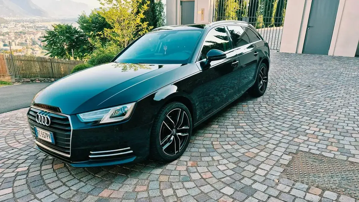 Usata Audi A4 150 CV (110 kW) 2016 Nero Station wagon