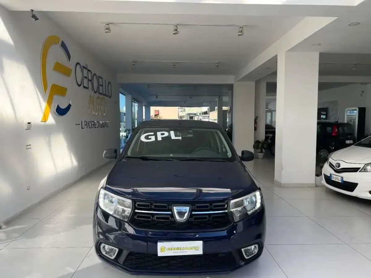 Usata Dacia Sandero Comfort 90 CV (66 kW) 2018 Blu metallizzato Utilitaria