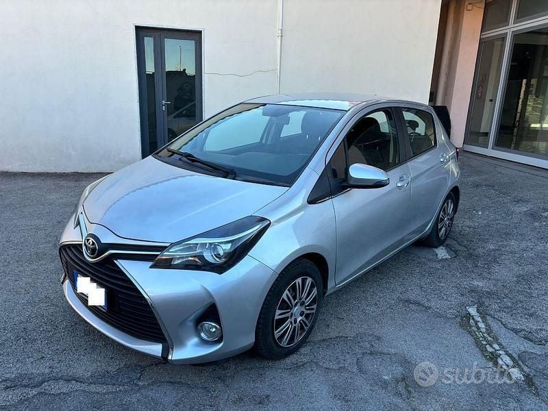 Usata Toyota Yaris Active 91 CV (66 kW) 2017 Non specificato Berlina