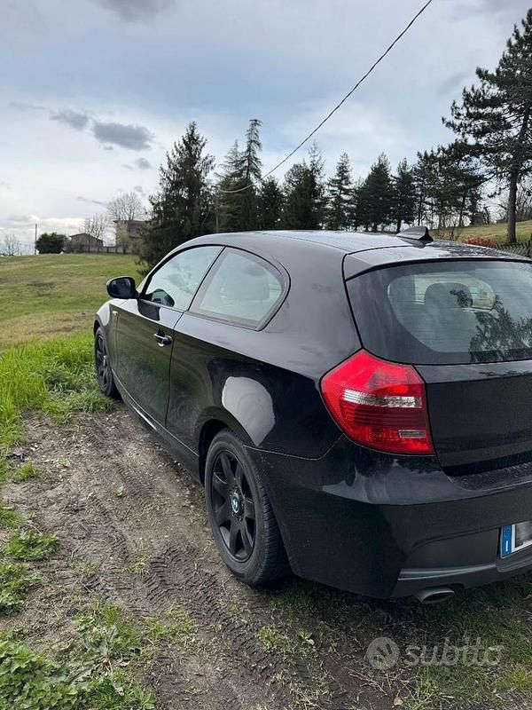 Usata BMW 118 M Sport 143 CV (105 kW) 2010 Nero Utilitaria
