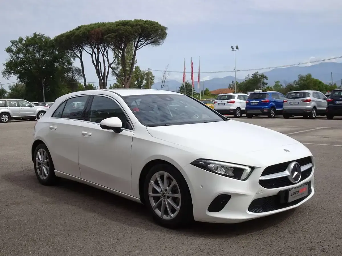 Usata Mercedes A180 Business 136 CV (100 kW) 2020 Bianco Berlina