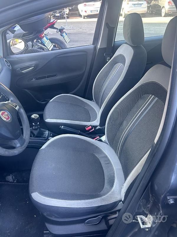 Usata Fiat Punto 69 CV (50 kW) 2015 Grigio Utilitaria