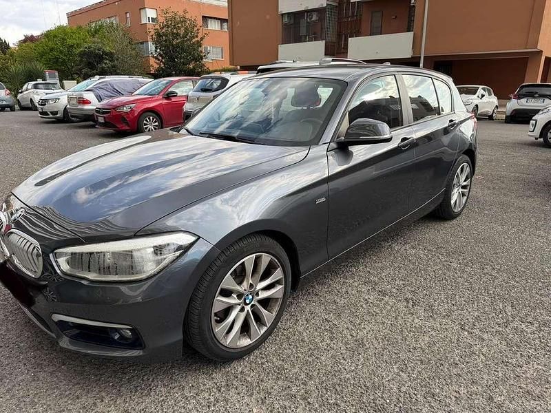 Usata BMW 118 150 CV (110 kW) 2016 Grigio Utilitaria