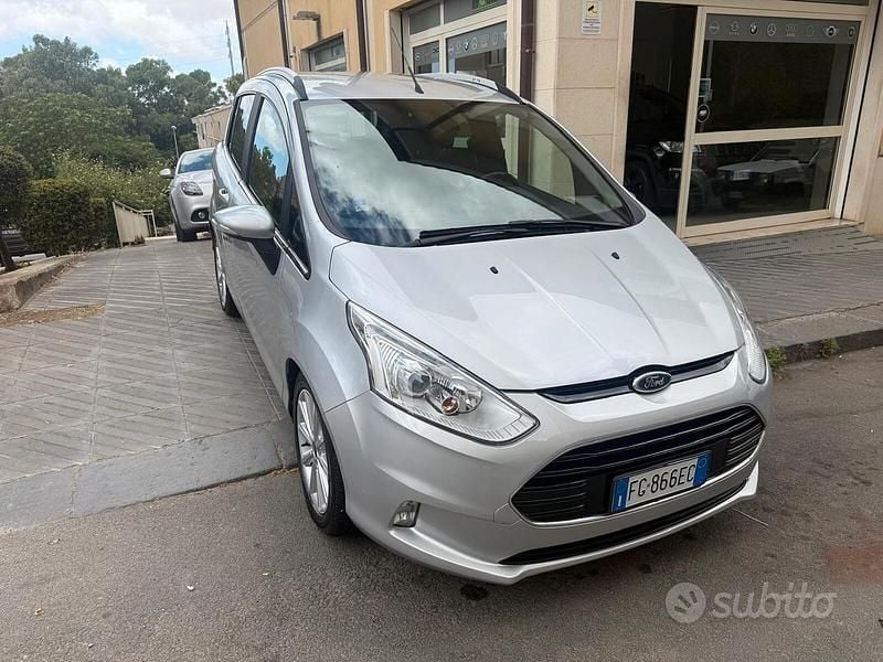Grigio Usata 2017 Ford B-MAX Business Edition Monovolume | 9500 € (Cara) - Immagine 1/4