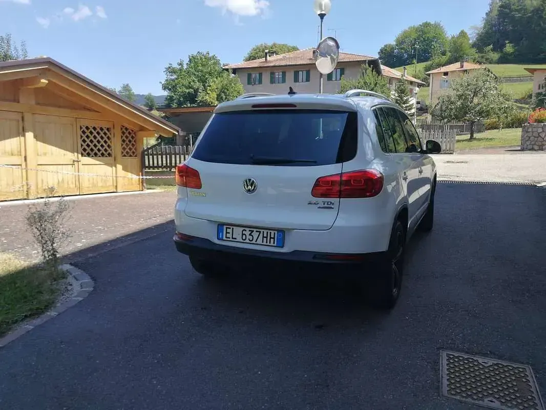 Usata VW Tiguan Highline 140 CV (102 kW) 2012 Bianco SUV