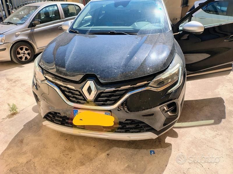 Usata Renault Captur Intens 101 CV (74 kW) 2022 Nero SUV