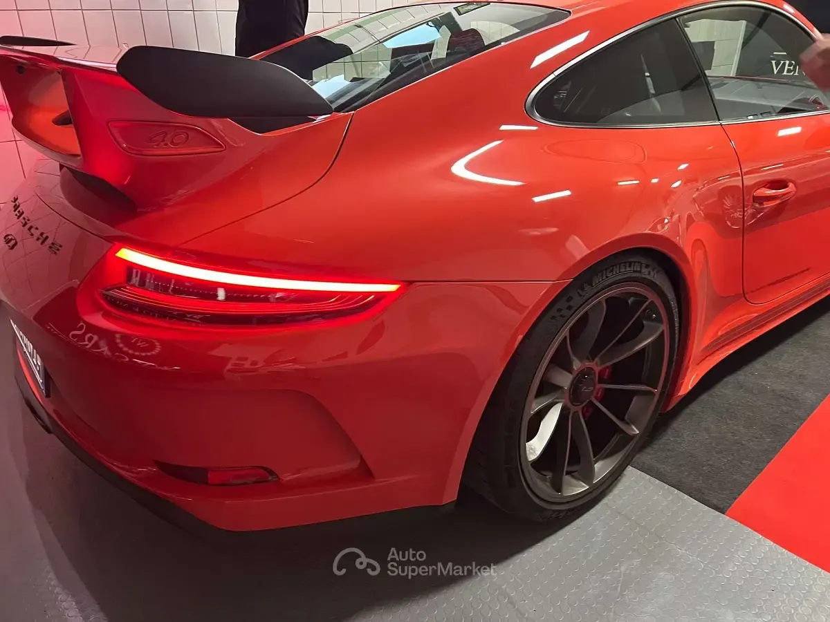 Usata Porsche 911 Carrera 500 CV (367 kW) 2018 Aeancione lava Coupé