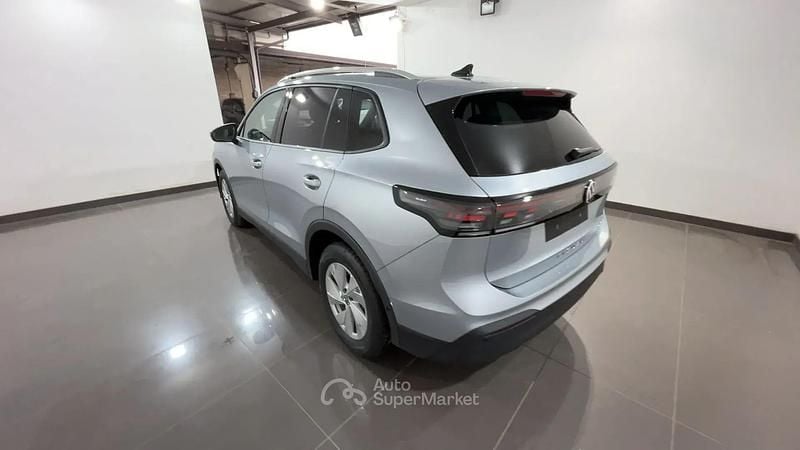 Nuova VW Tiguan Edition 131 CV (96 kW) 2026 Argento SUV