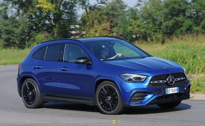 Usata Mercedes GLA200 150 CV (110 kW) 2025 Blu/azzurro SUV