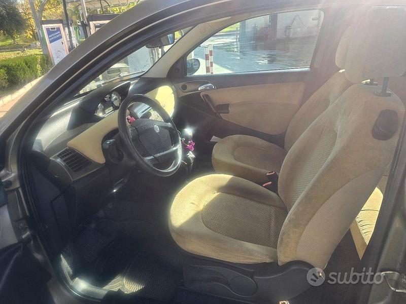 Usata Lancia Ypsilon 2006 Utilitaria