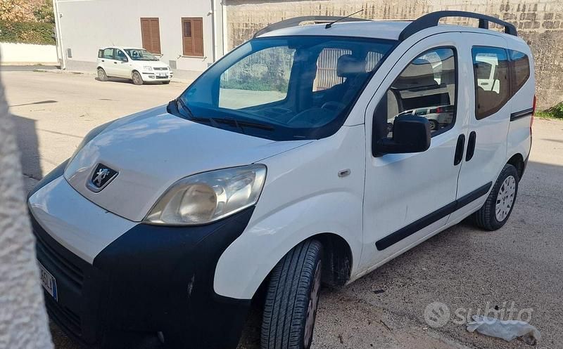 Usata Peugeot Bipper 75 CV (55 kW) 2011 Bianco Monovolume