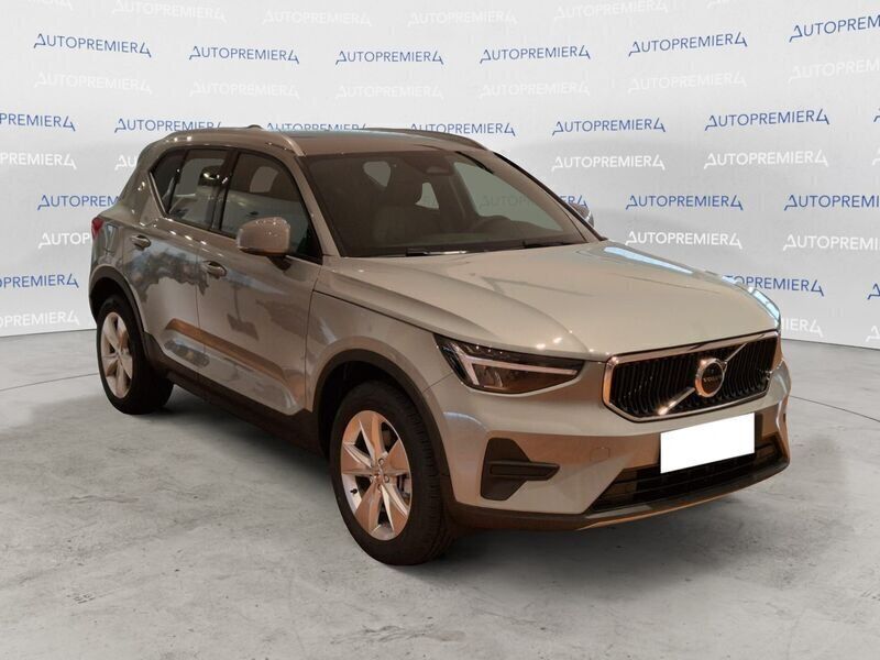 Nuova Volvo XC40 Core 163 CV (119 kW) 2025 Grigio SUV