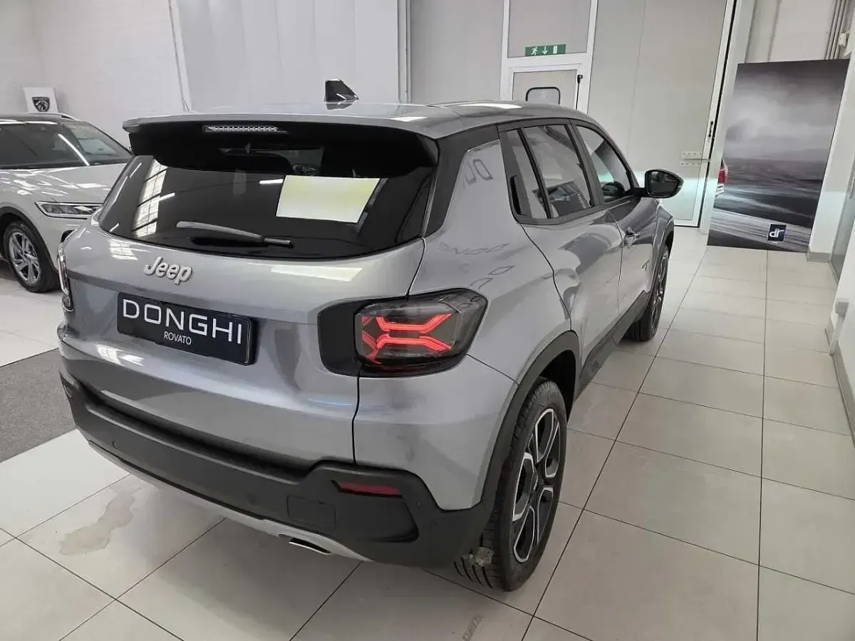 Usata Jeep Avenger Summit 101 CV (74 kW) 2025 Grigio SUV