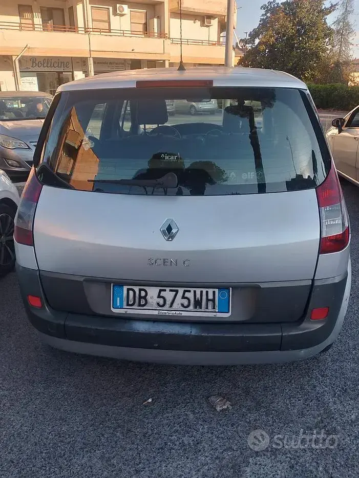 Usata Renault Scénic II 130 CV (95 kW) 2006 Grigio Monovolume